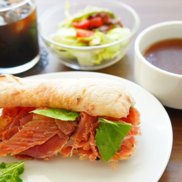 パニーニランチセット(ハモンセラーノ)